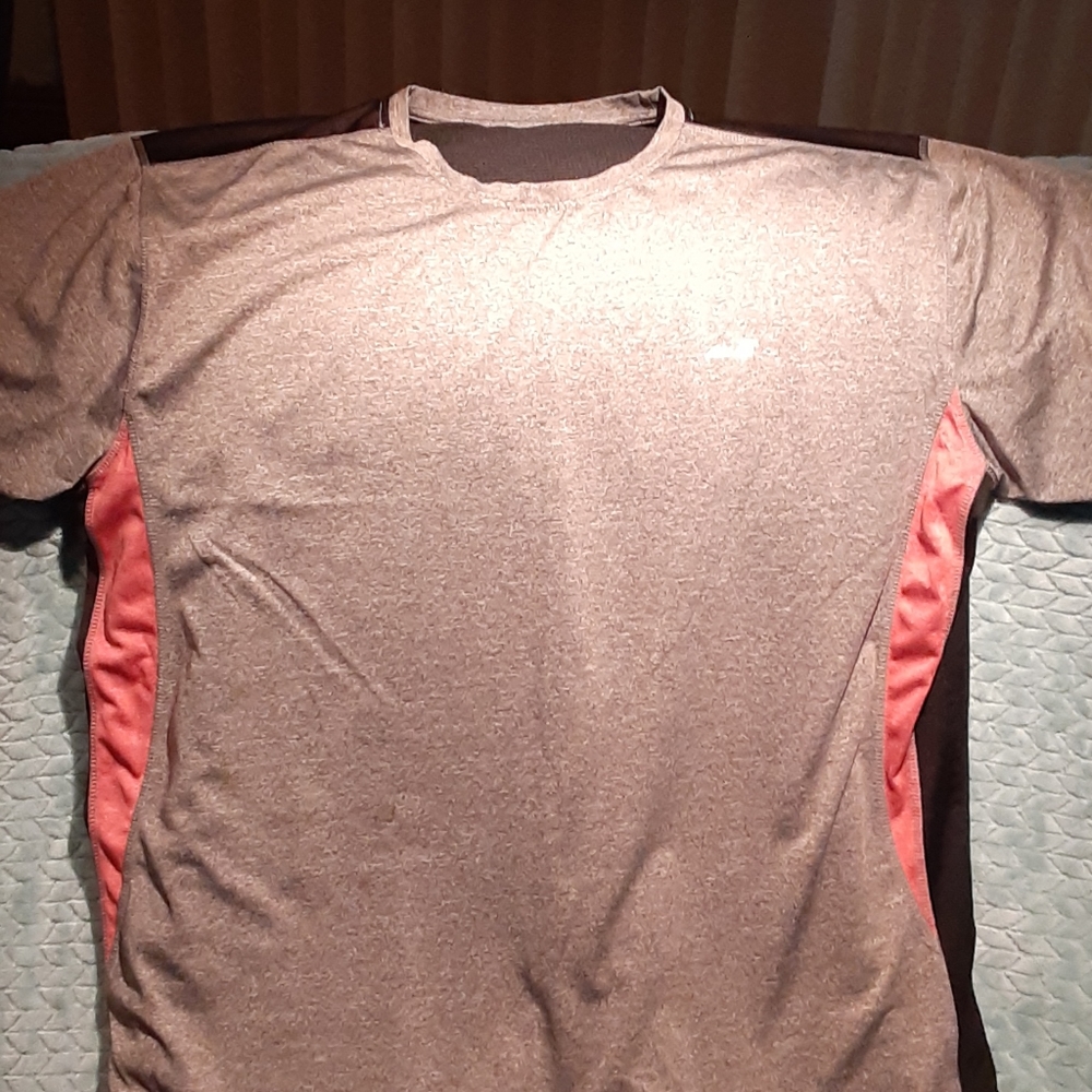 Clothing - Picture 3 of 4